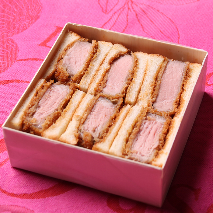 テイクアウト 北海道産麦小町豚フィレ肉の極厚カツサンド 三笠会館